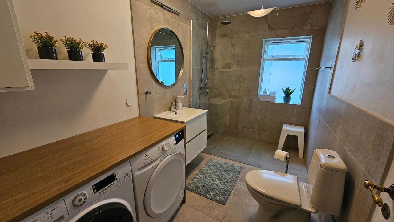 B&B Rooms Husavik 1 Eksteriør bilde